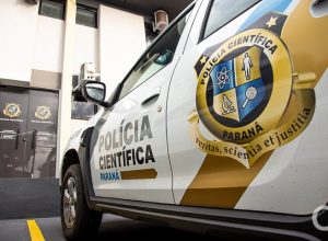 Equipes da Polícia Civil e Científica investigam arrombamento de cofres em empresa de Umuarama