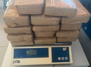PRF encontra 15,4 quilos de cocaína em fundo falso de veículo na região de Porto Camargo