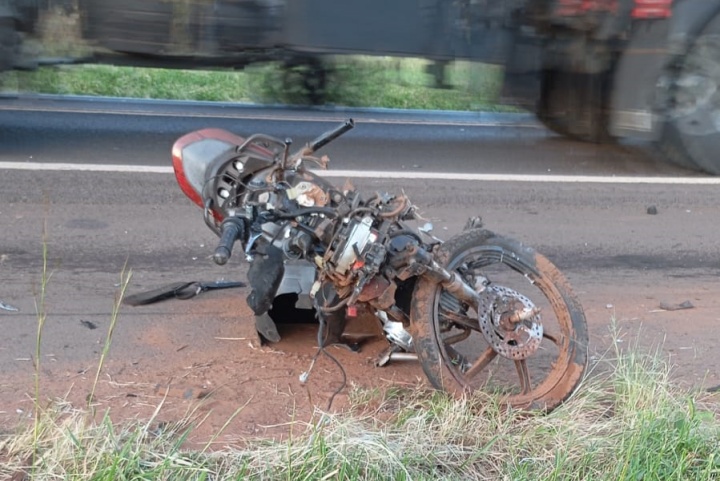 Motociclista morre em grave acidente na PR-323, em Cruzeiro do Oeste, na manhã deste sábado