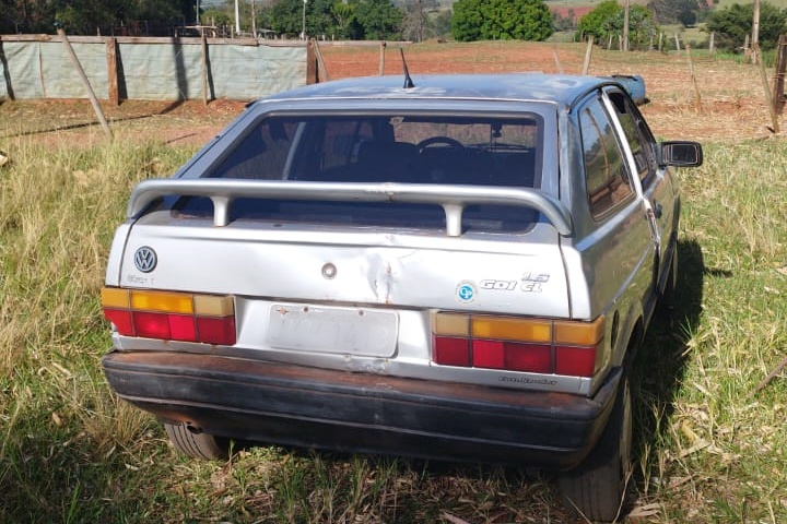 Automóvel furtado em residência de morador de Perobal é recuperado no distrito de Cedro