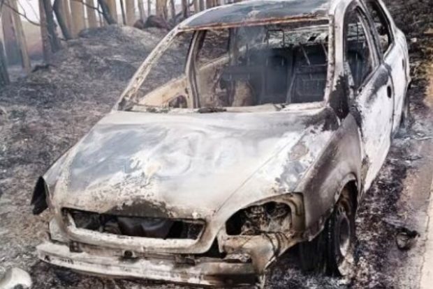 Carro pega fogo e causa incêndio na PR-468, entre Umuarama e Mariluz