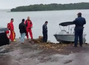 Barco naufraga e dois homens desaparecem no Lago de Itaipu