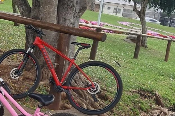 Jovem tem bicicleta furtada enquanto era atendido em clínica, em Umuarama