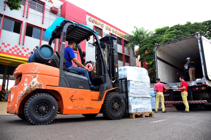Paraná já reuniu 11,5 mil toneladas de ajuda humanitária para vítimas de enchentes no RS