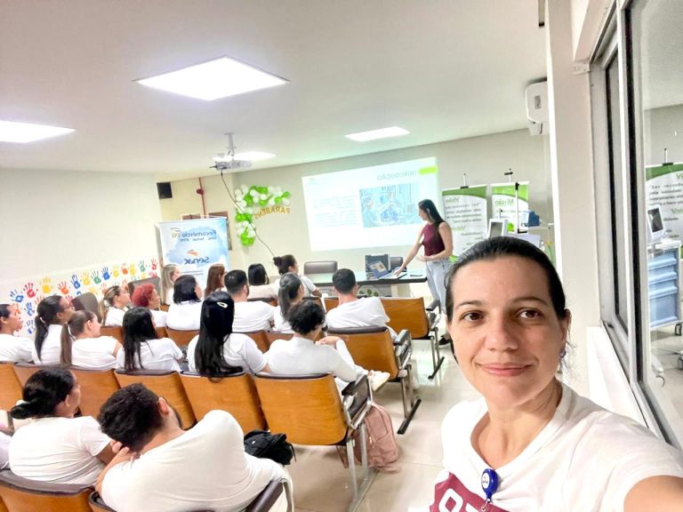 Alunos do curso técnico de enfermagem do Senac conhecem modernas tecnologias do Insa