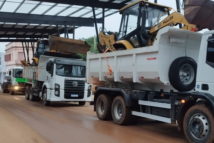 Paraná manda mais 30 caminhões-pipa e 4 caminhonetes para auxiliar o Rio Grande do Sul