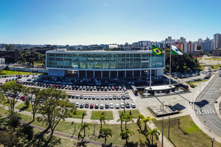 Eleições municipais provocam mudanças nas secretarias e outros órgãos do Paraná