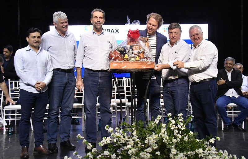 53837225185 36d21827ca C