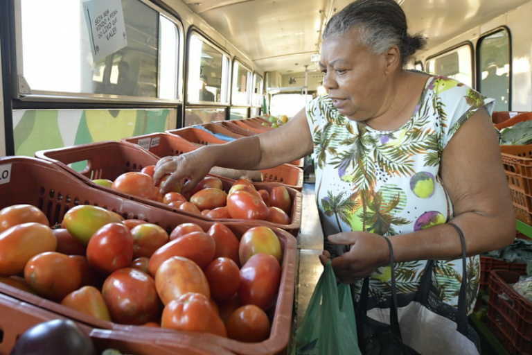 Ônibus Itinerante Do Programa Lixo Que Vale Estará No Industrial Nesta Sexta Feira
