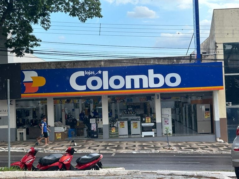 De frustração à alegria, lojistas que abriram no feriado desta quarta avaliam resultados