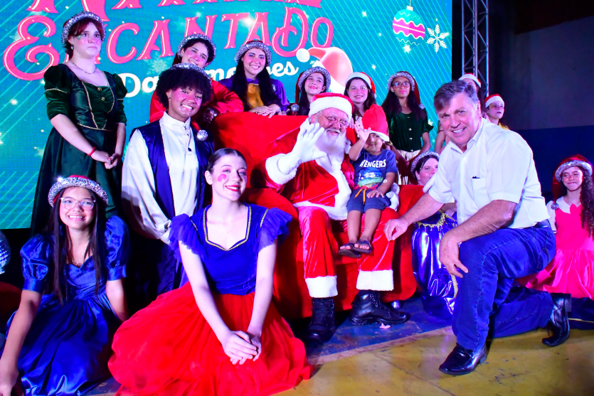 Alegria Do Natal Chegou Ao Distrito De Serra Dos Dourados Na Noite De Terça Feira