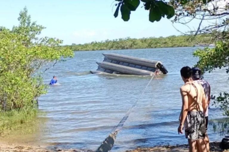 Bebê de oito meses perde a vida após catamarã virar durante tempestade no litoral