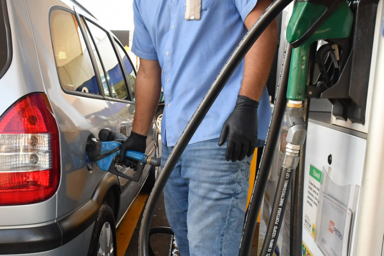 Gasolina Fica 0,8% Mais Barata, Etanol Sobe 0,3% E Diesel Aumenta 0,9%