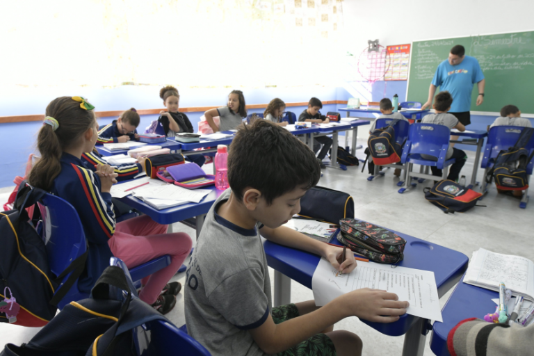 Rede Municipal De Ensino Encerra Ano Letivo Nesta Segunda; Aulas Voltam Em 10 02