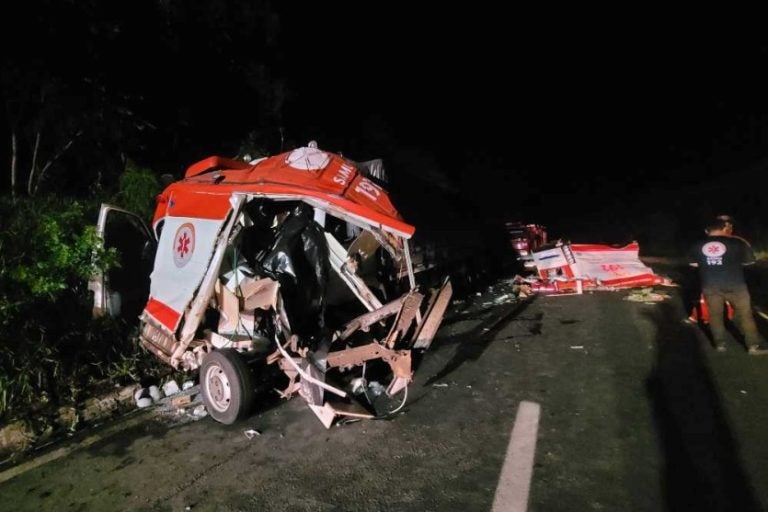 Ambulacia Samu Caminhao 4 Mortos