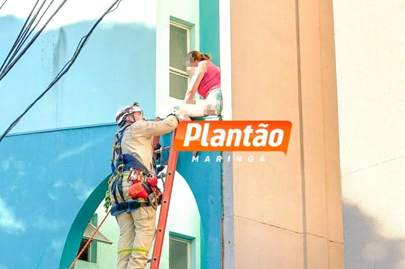 Mulher Pula Do 3o Andar Para Escapar De Agressoes Do Namorado E Fica Pendurada A 7 Metros De Altura Em Maringa