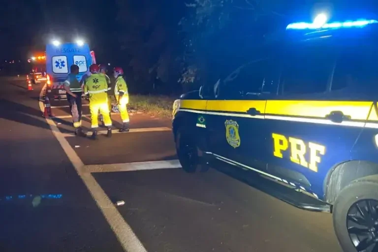 Mulher Morre Carro Barranco Br369 (1)