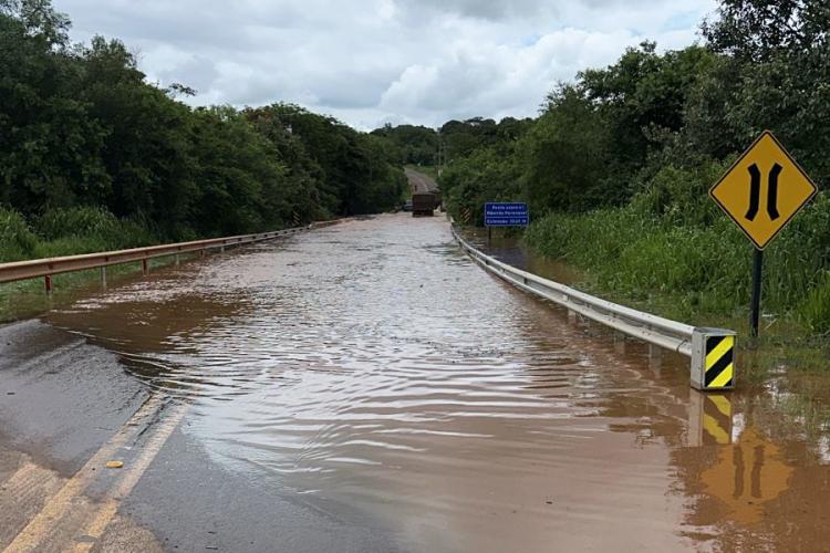 Pr 559 Ponte Rio Paranavai Em Mirador Interditada