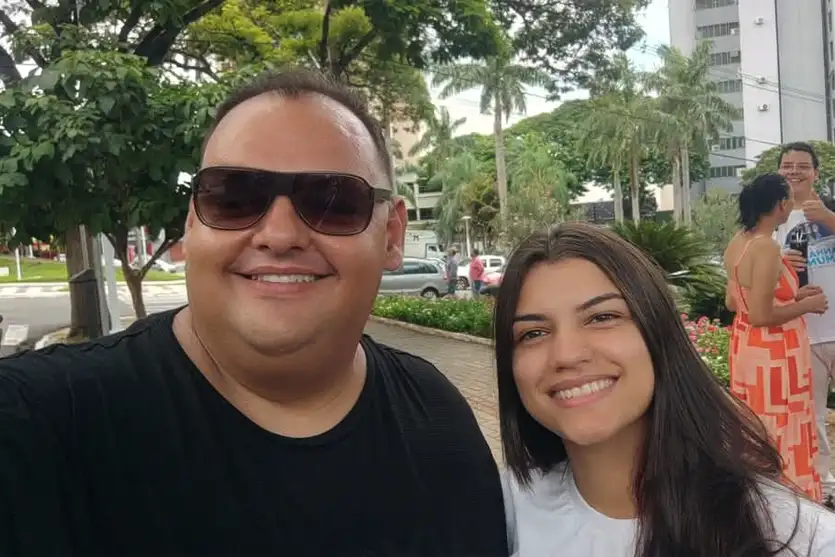 Aluna De Serra Dos Dourados Embarca Para O Canadá