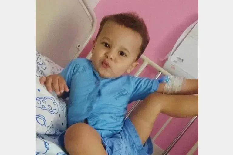 Eduardo internado no Hospital Pequeno Príncipe antes da cirurgia