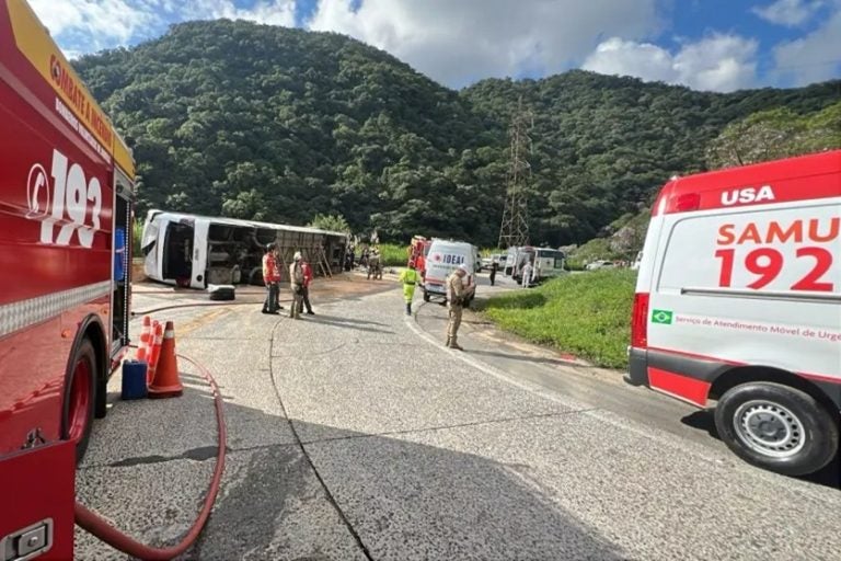 Ônibus seguia para o Beto Carrero
