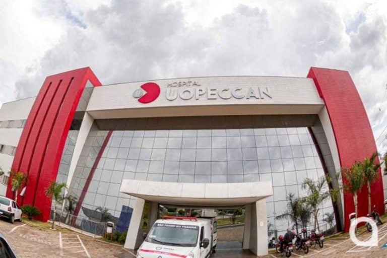 Uopeccan divulga vagas de emprego em Umuarama. Na foto, a entrada da unidade do hospital em Umuarama.