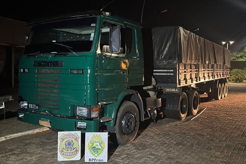 Caminhão com Cigarros do Paraguai em Palotina.