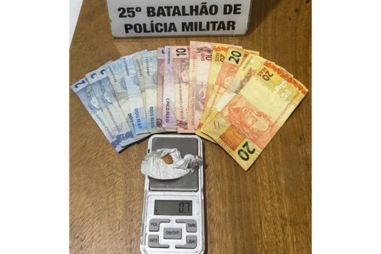 Crack e dinheiro apreendido na antiga Rodoviária de Umuarama.