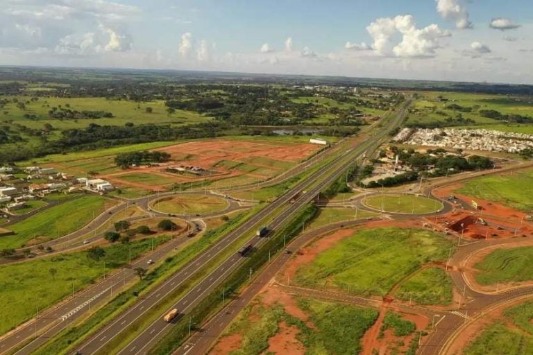 Melhoria de rodovias no Paraná. Na foto, uma rodovia no Estado.