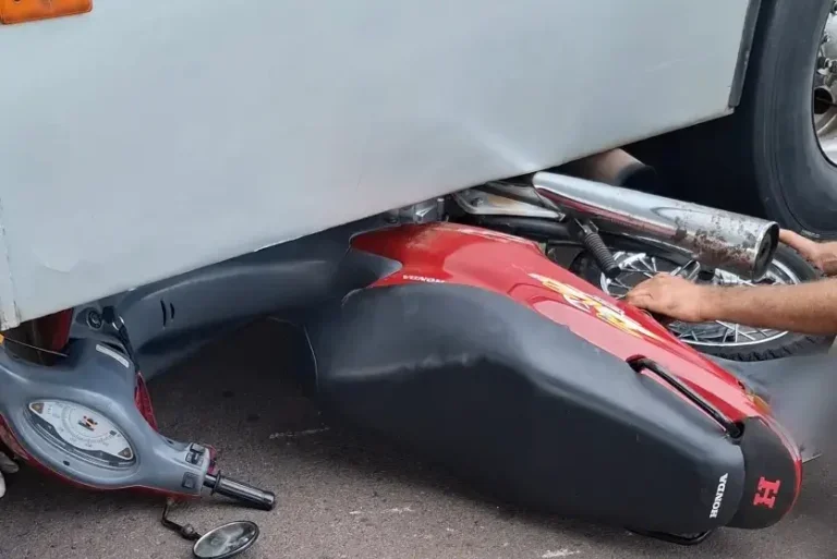 Acidente Moto E ônibus Em Cianorte (5)