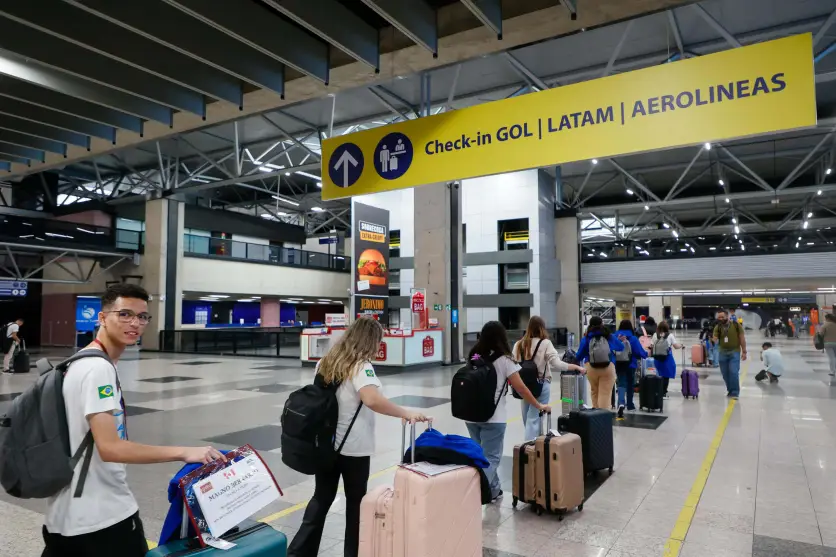 Estudantes Do Paraná Rumo Ao Canadá (3)