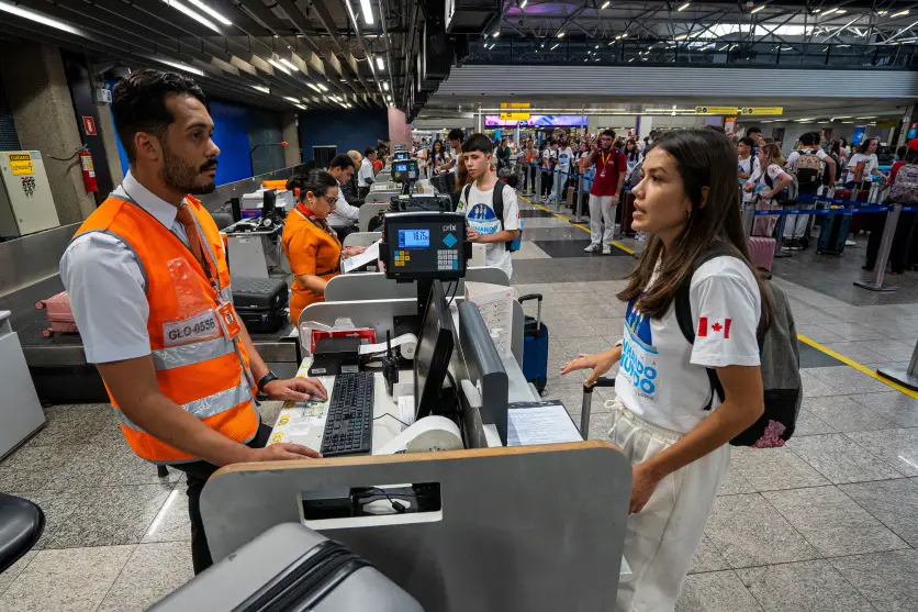 Estudantes Embarcando Para O Canadá No Ganhando O Mundo (1)