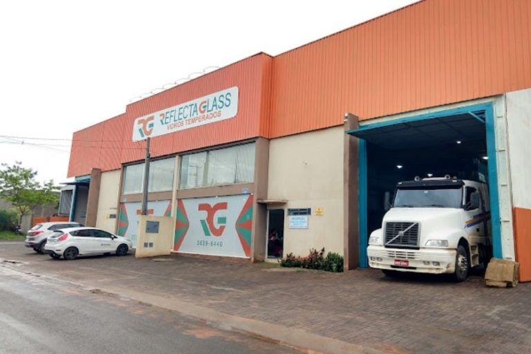 Reflecta Glass divulga vaga para mecânico industrial, em Umuarama.