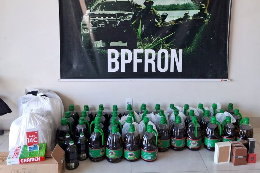 Bpfron Apreende Galões De Azeite, Perfumes E Eletrônicos Na 323 (1)
