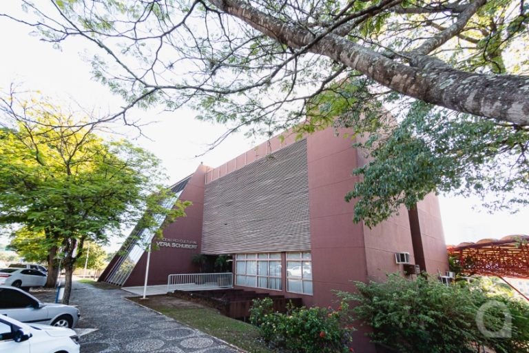 Edital para projetos culturais em Umuarama é divulgado. Na foto, o Centro Cultural de Umuarama para ilustrar a matéria.