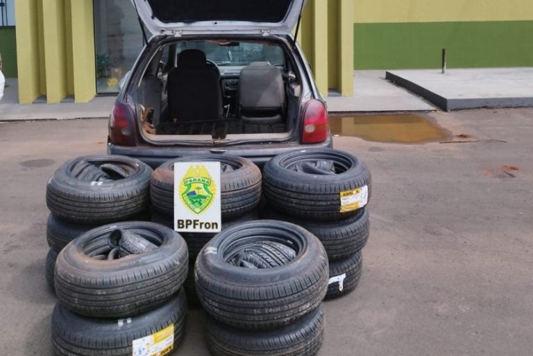 Corsa Carregado Com 65 Pneus é Apreendido Em Perobal (1)