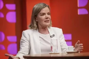 Governo Lula Gleisi Hoffmann Assume As Relações Institucionais