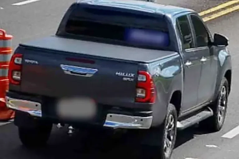Hilux Furtada Perto De Hospital Em Umuarama