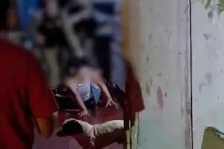A intervenção policial teria começado após uma chamada por perturbação de sossego.