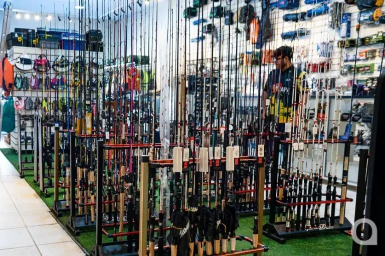 Loja de artigos de pesca No Rio Paraná