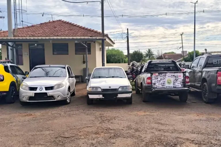 Policiais Localizam Depósito De Cigarros E Conduzem 5 Pessoas (2)