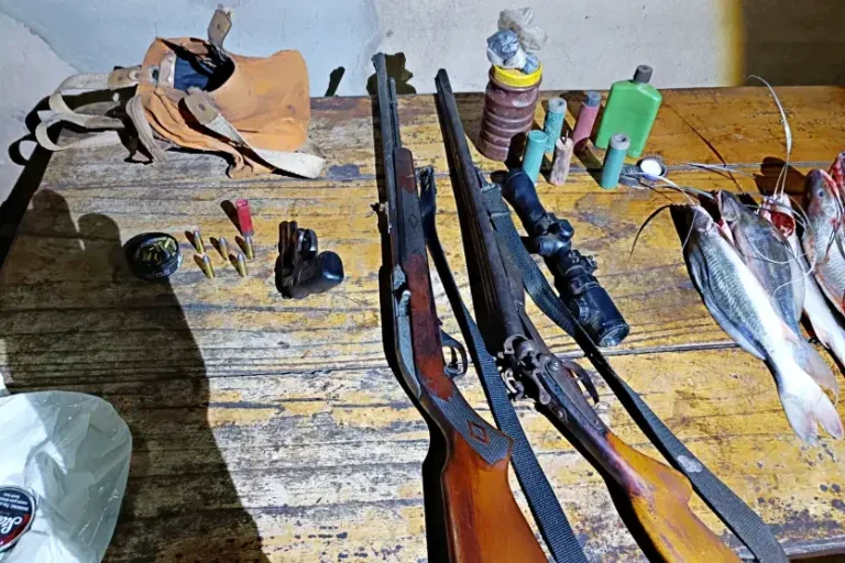 Quatro Homens Foram Presos Com Armas, Peixes E Apetrechos De Pesca Em Icaraíma (1)