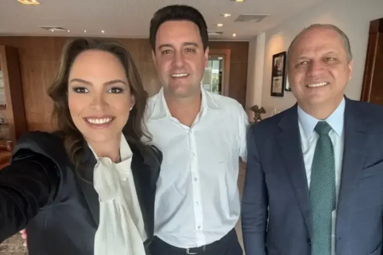 A saída de Ricardo Barros do governo estadual ocorre em um momento de consolidada relevância política, visto que ele é reconhecido por sua habilidade de articulação em Brasília.