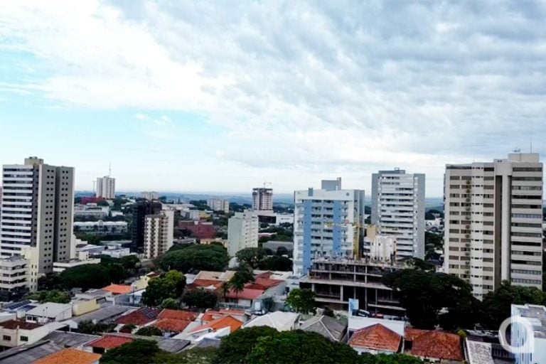 Umuarama recebeu R$ 18 milhões do Governo do Paraná em janeiro, aponta Sefa. Na foto, uma imagem aérea da cidade.