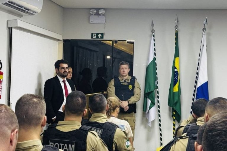 Operação Alvorada em Umuarama. Na foto, o MP e a PM debatendo ações antes da operação.