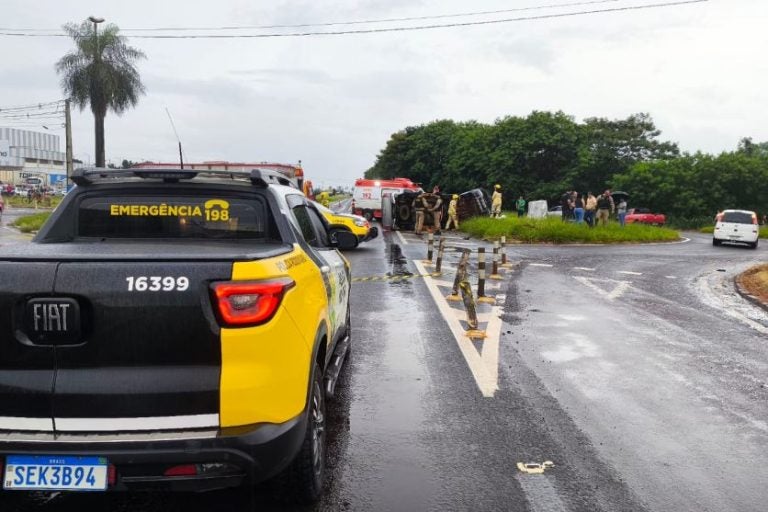Acidente na PR-323 em Tapejara deixa motociclista ferido. Na foto, uma cena do local da colisão.