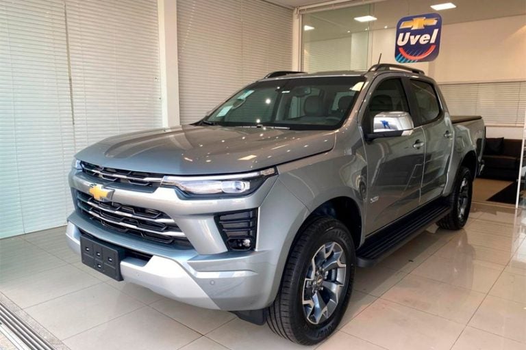 Uvel oferece descontos na compra da S10 2025. Na foto, a caminhonete com o preço promocional.