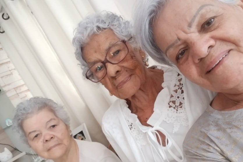 Idosa de Umuarama comemora 104 anos. Além de Filomena, outra filha de Santina, de 79 anos, também mora na casa