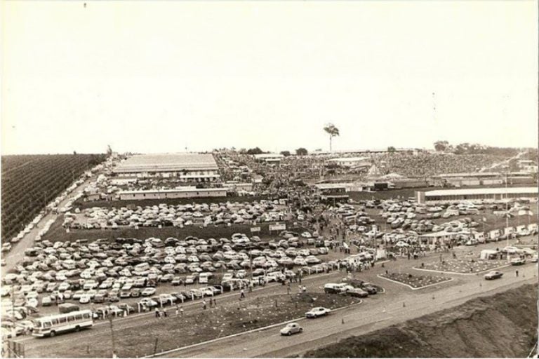 Expo Umuarama foi lançada em 1970. Na foto, uma imagem da feira em seus primórdios.