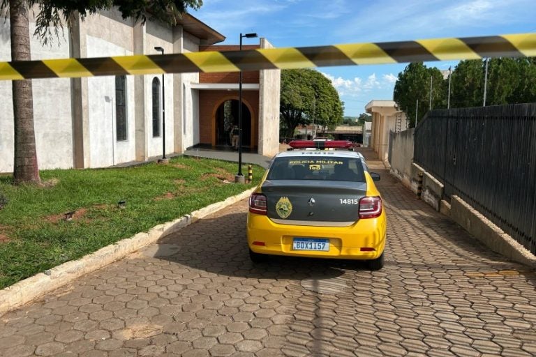 Homem é morto a tiros em Ivaté. Na foto, o local do crime.